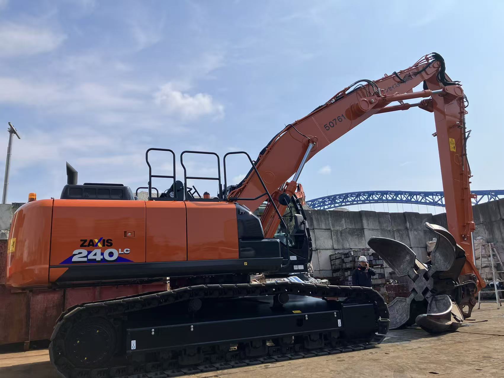 New ZX240LC-6 Excavator Introduced at Osaka Tsuruhama